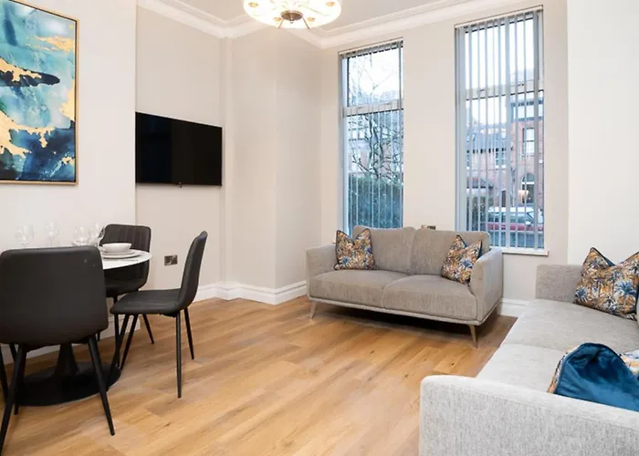 Modern 2 Bdr Apartment At Queens By Belfast City Breaks