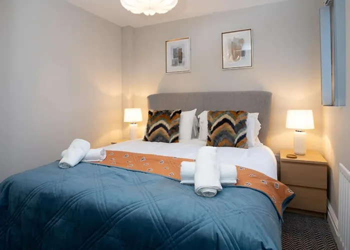 Modern 2 Bdr Apartment At Queens By Belfast City Breaks