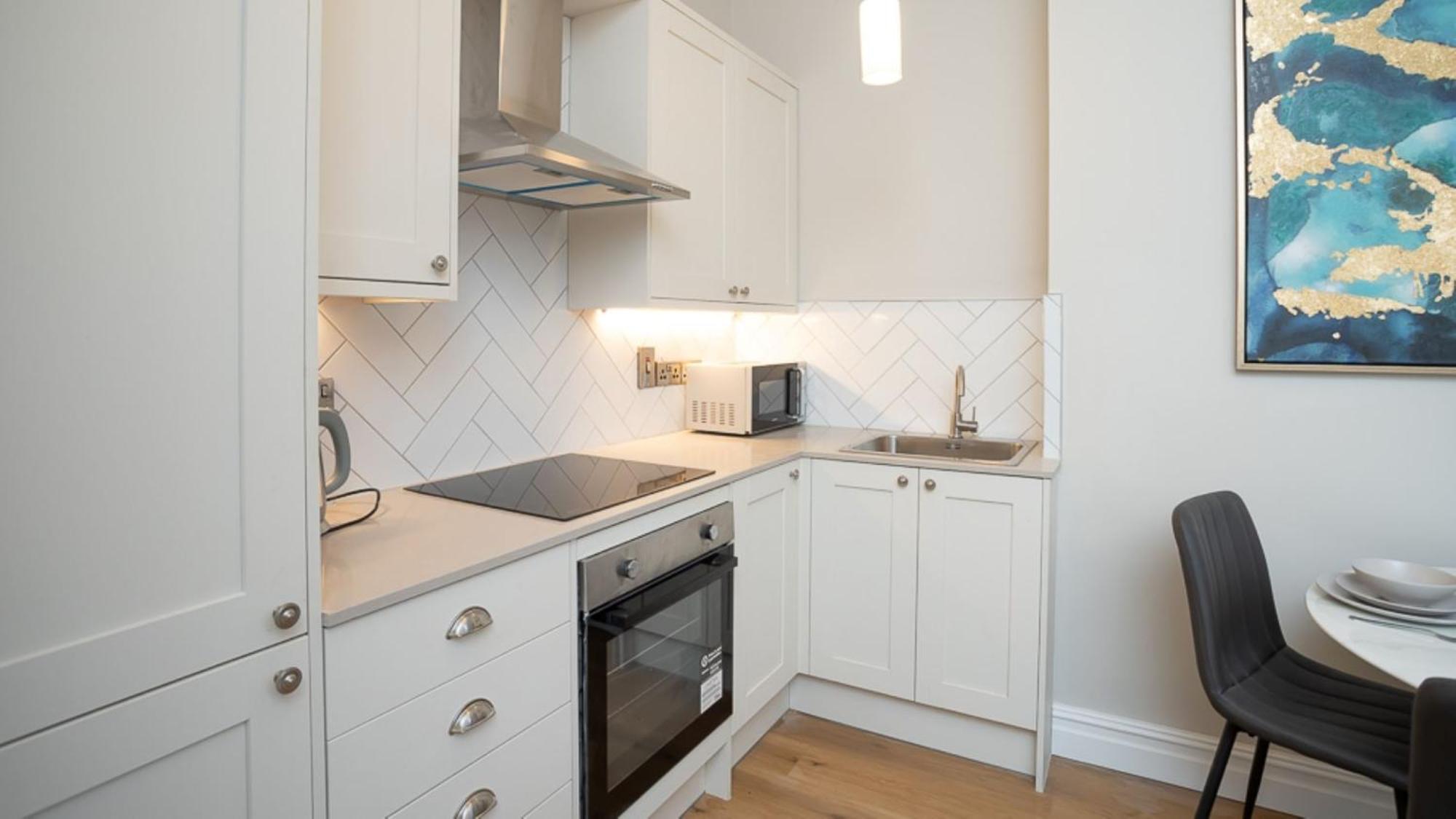 Modern 2 Bdr At Queens By Breaks Apartment Belfast