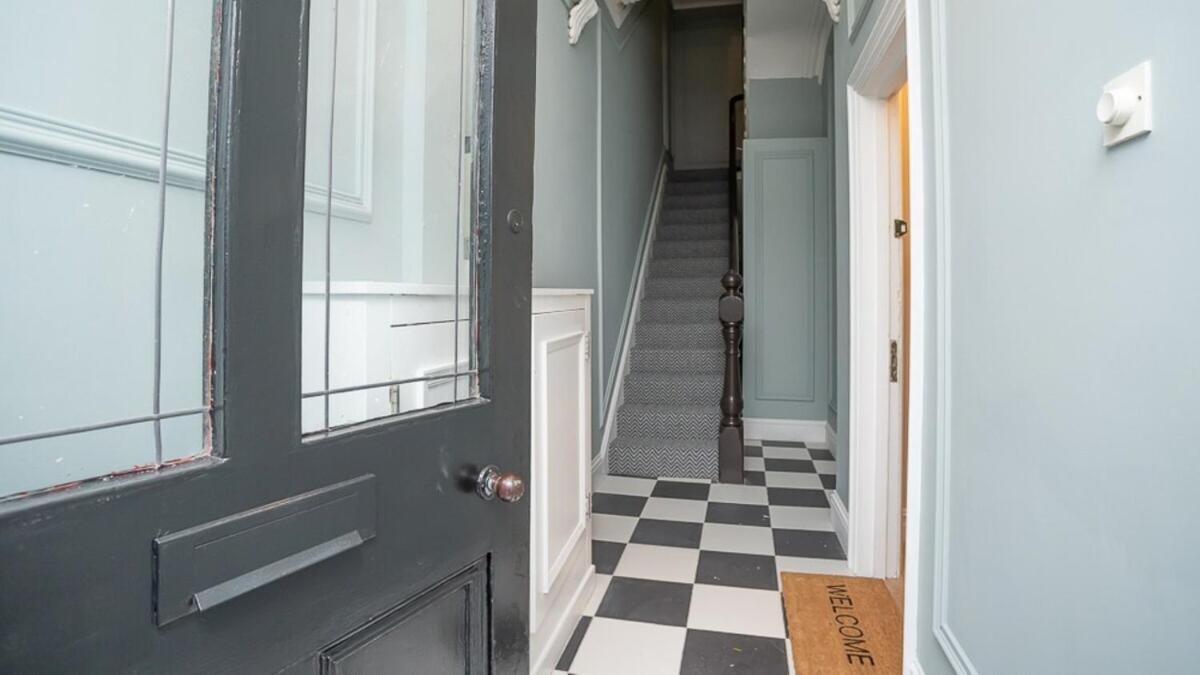Modern 2 Bdr At Queens By Breaks * Belfast