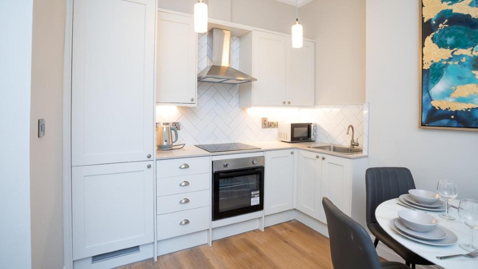 Apartment Modern 2 Bdr At Queens By Breaks